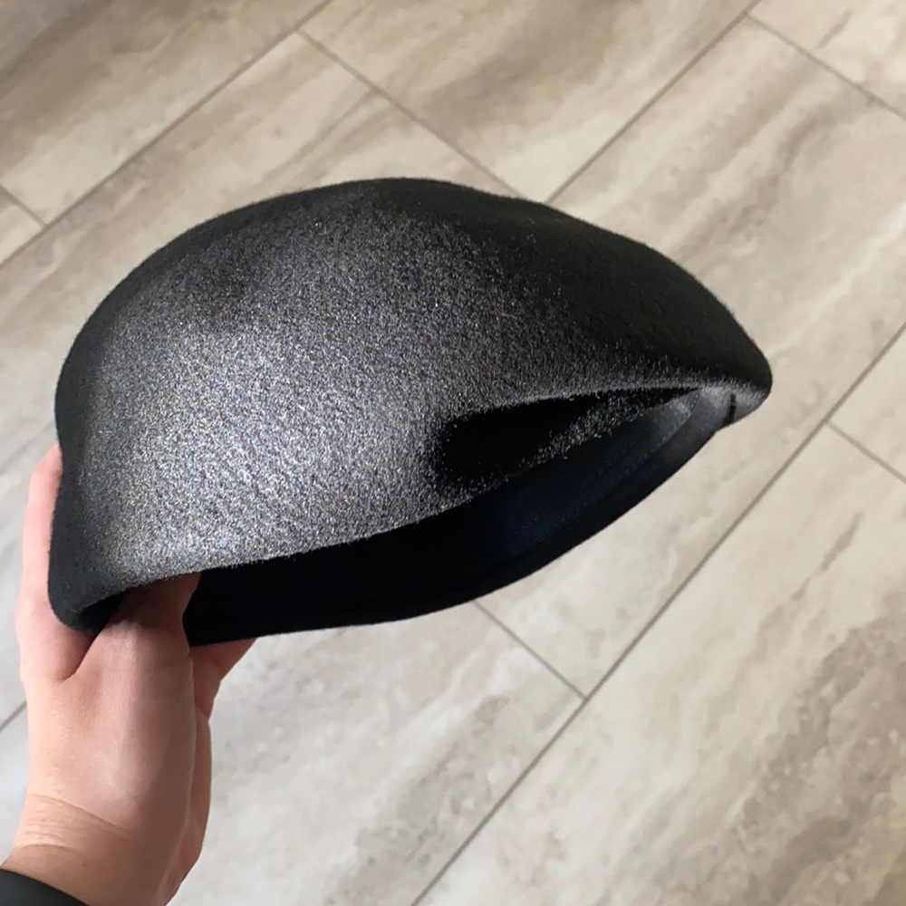 Black beret ***last chance, must go